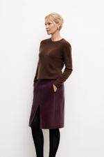 Skirt raspberry color