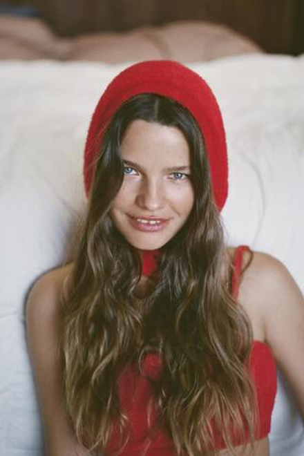 ZARA КАПЮШОН ИЗ ПОЛИАМИДА НА ПУГОВИЦАХ, КРАСНЫЙ