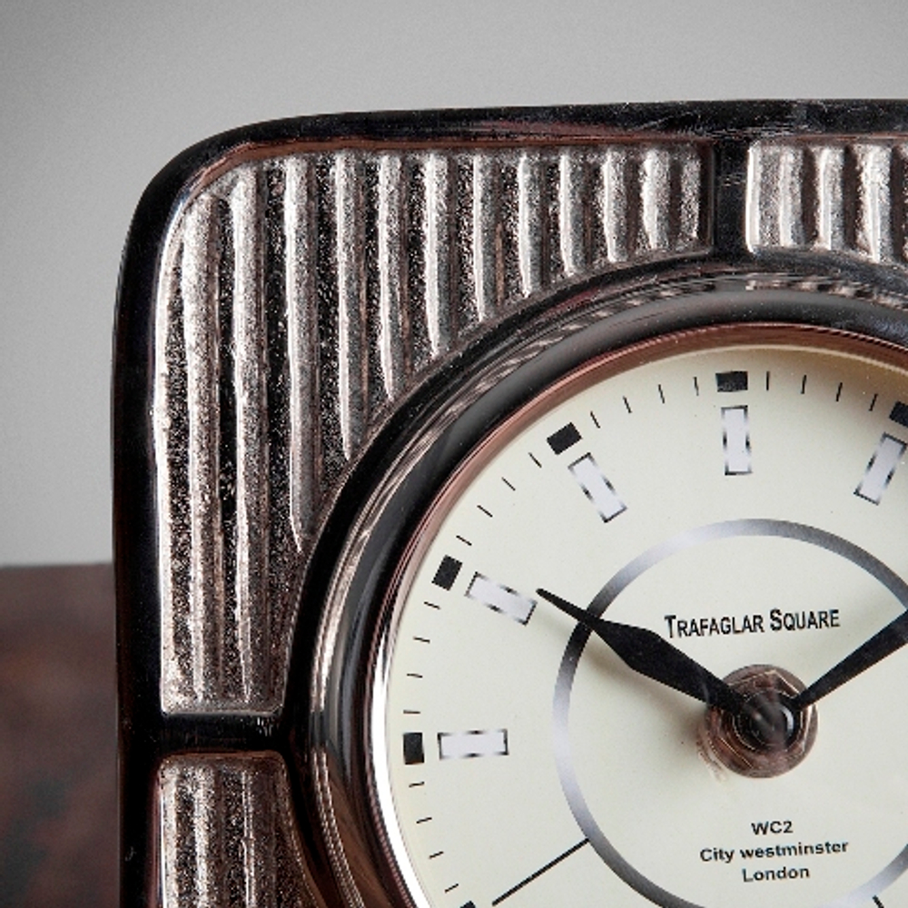 Часы настольные Roomers 45-802-15 Нидерланды фрагмент