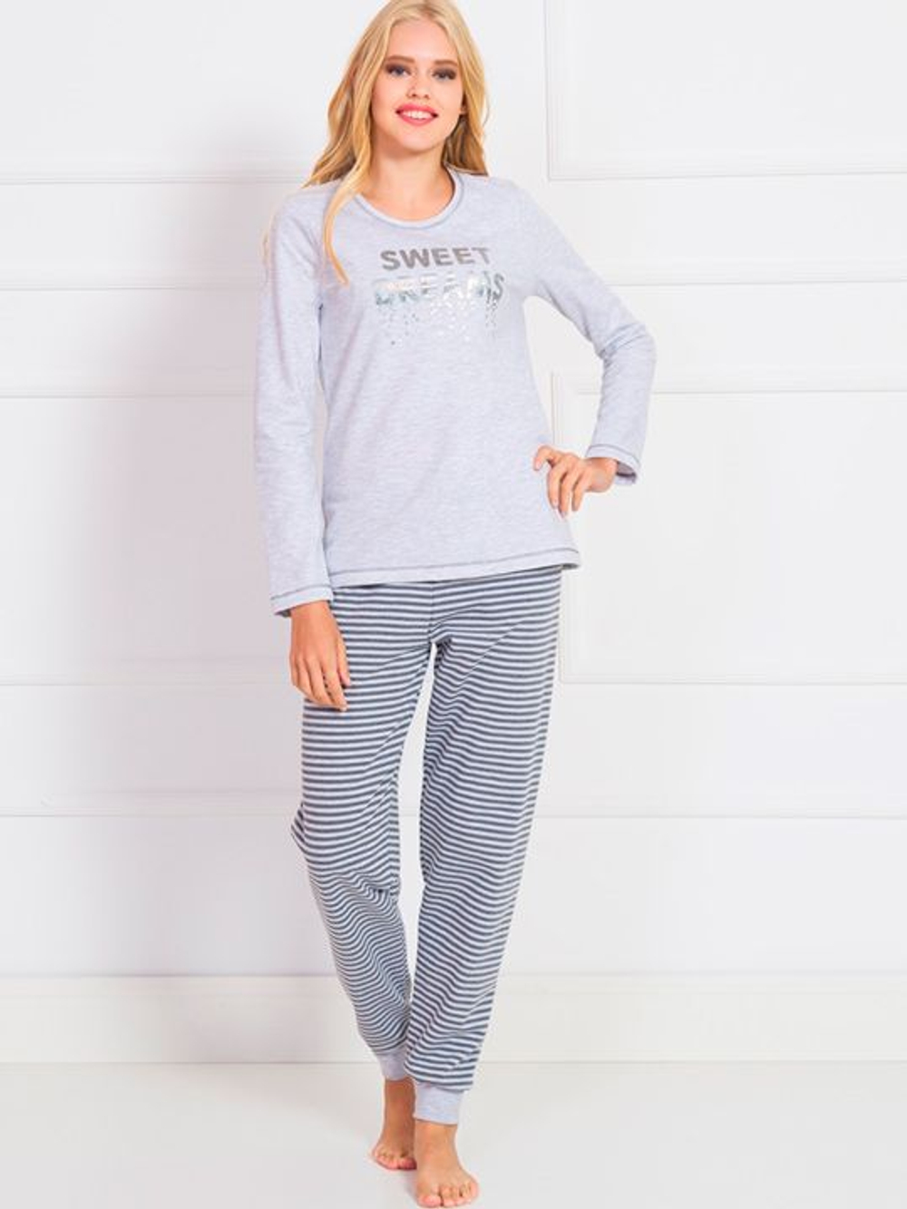 Женский комплект с полосатыми брюками (Размер: L) (Цвет: темно-серый)