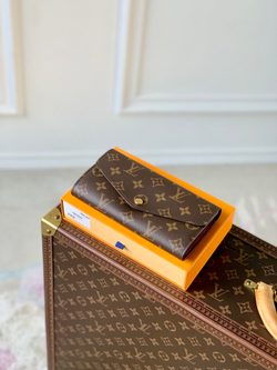 Louis Vuitton Sarah Wallet