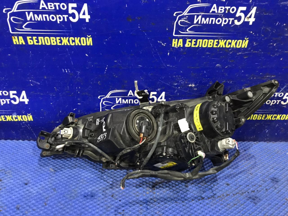 Фара передняя правая TOYOTA WISH 2012-2017