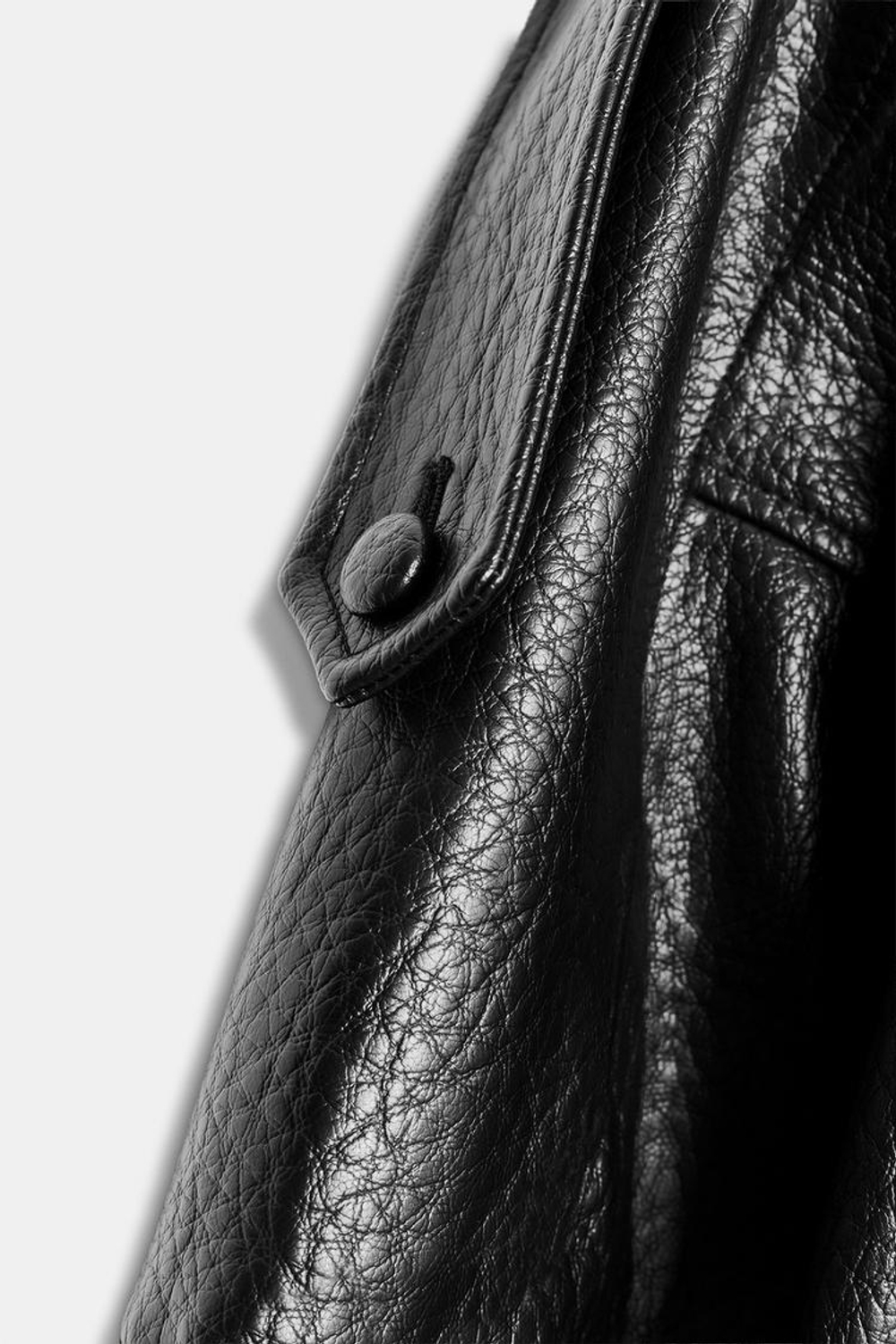 ZARA КУРТКА ИЗ ИСКУССТВЕННОЙ КОЖИ, ЧЕРНЫЙ