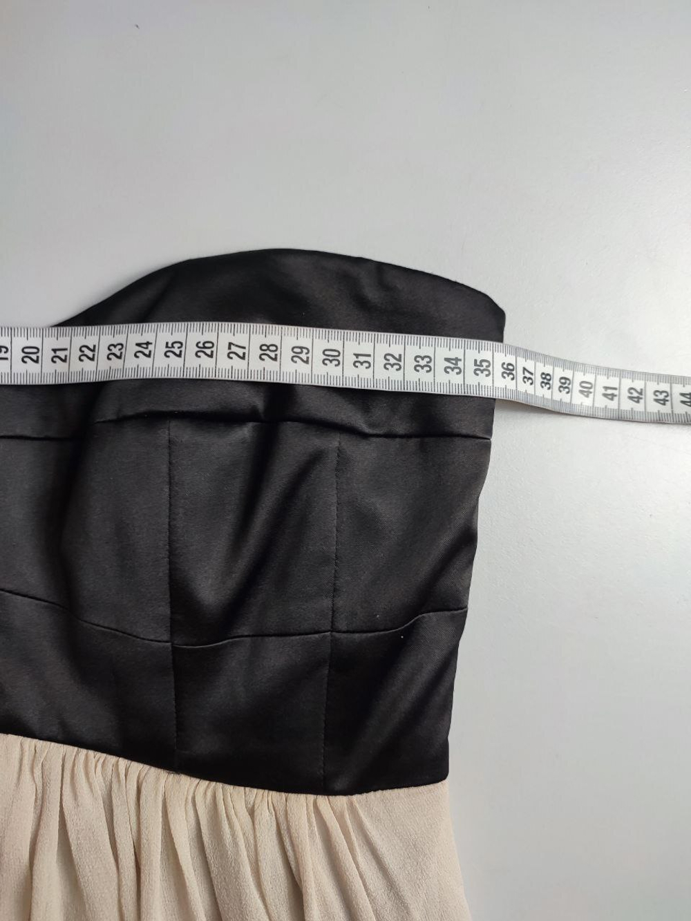 Платье Karen Millen изысканное, из шелка 40 размер