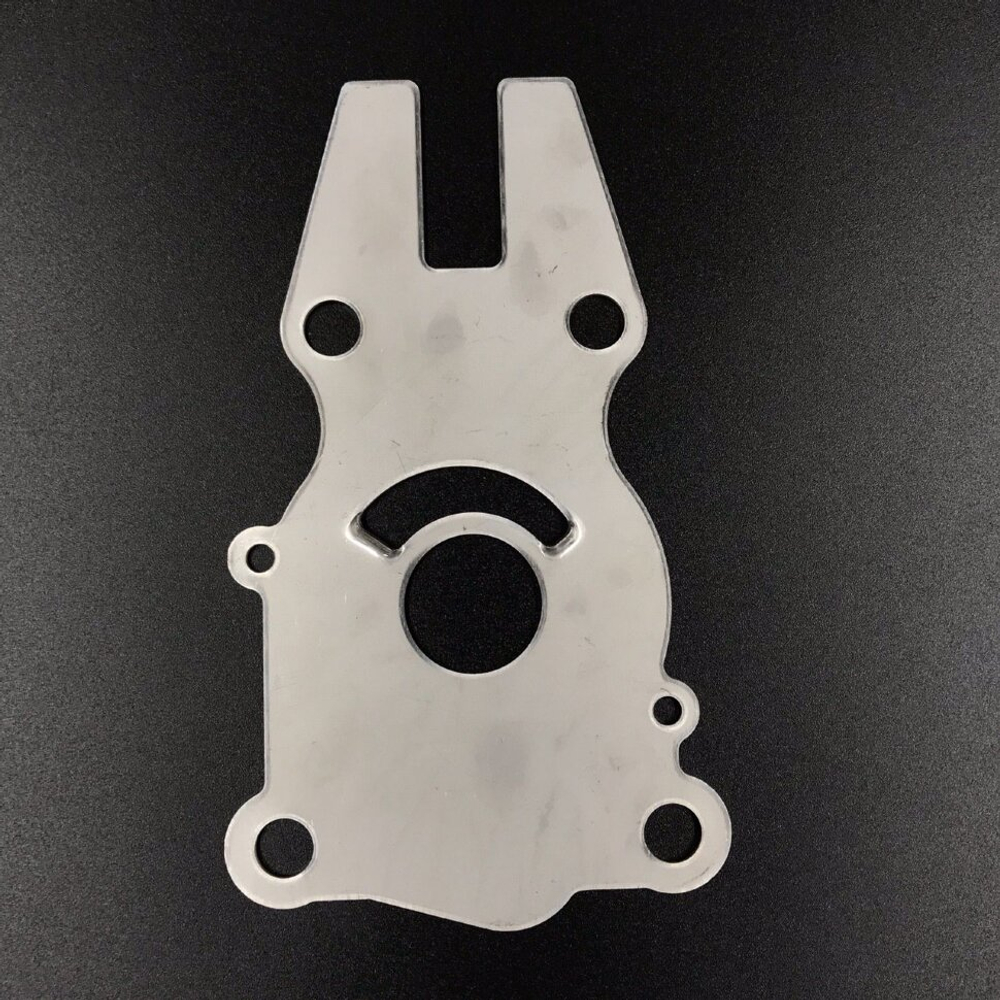 Пластина помпы охлаждения Yamaha 40-50, F30-60 (Yamaha) (RAC)