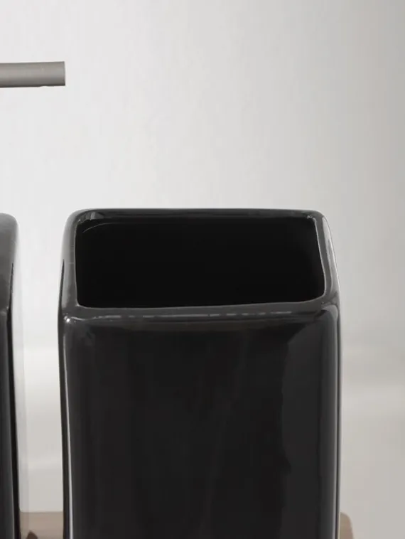 Набор аксессуаров для ванной комнаты SAVANNA Square, 4 предмета (дозатор для мыла, 2 стакана, подставка), цвет чёрный