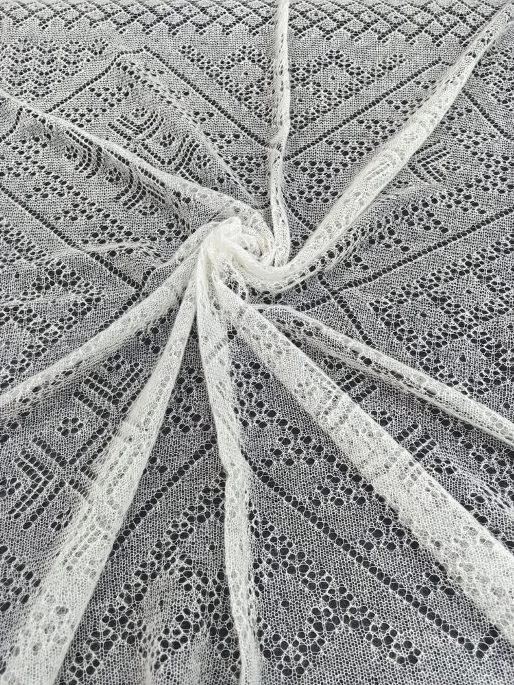 Оренбургский пуховый платок-паутинка А160-01 белый отбеленный