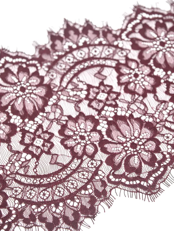 01-39 Кружево шантильи 20 см, бордо