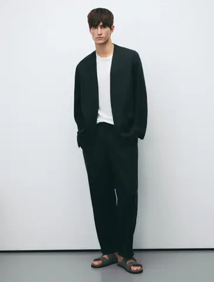 Однобортный костюм без ворота