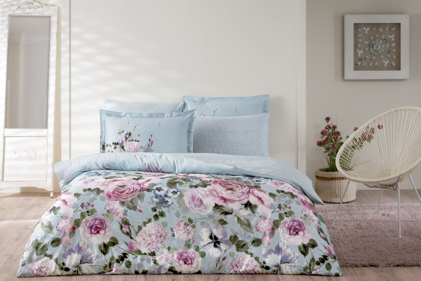 Нежные оттенки для романтичной спальни 💗✨