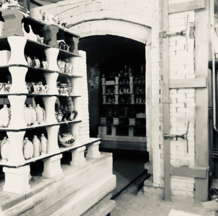 Современная гжель: склеп идей или живое искусство?