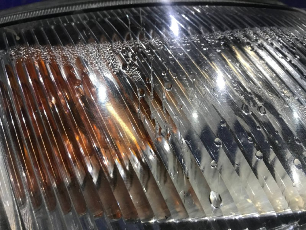 Габарит правый NISSAN R’NESSA 1999