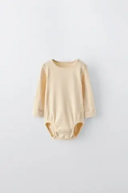 ZARA НАБОР ИЗ ДВУХ БОДИ В РУБЧИК С РЕГУЛИРУЕМЫМИ ДЕТАЛЯМИ, ЖЕЛТЫЙ