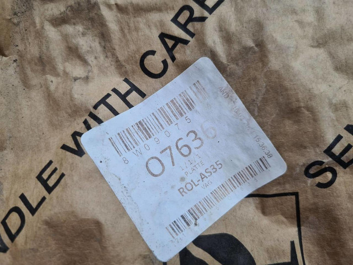 Кронштейн радиоусилителя Audi A4 B9 (2015-2020)