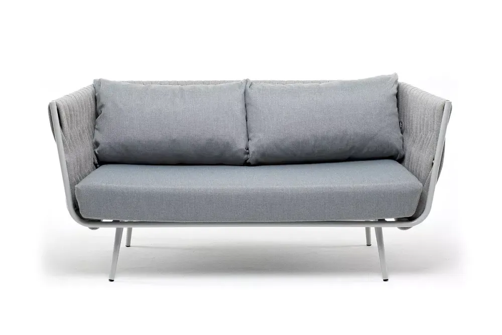 "Монако" диван 2-местный плетеный из роупа, каркас алюминий светло-серый (RAL7035) шагрень, роуп светло-серый 40 мм, ткань светло-серая