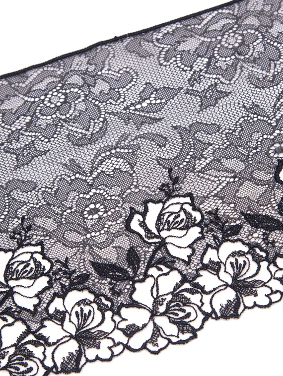 05-123 Вышивка на неэл. сетке 18 см, черный (правая)