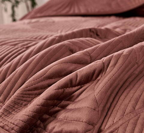 Покрывало 240x260 Sofi De MarkO Бенита цвета марсалы