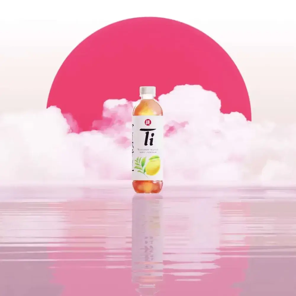 Холодный чай Ti зелёный со вкусом клубники и земляники, 1,25 л