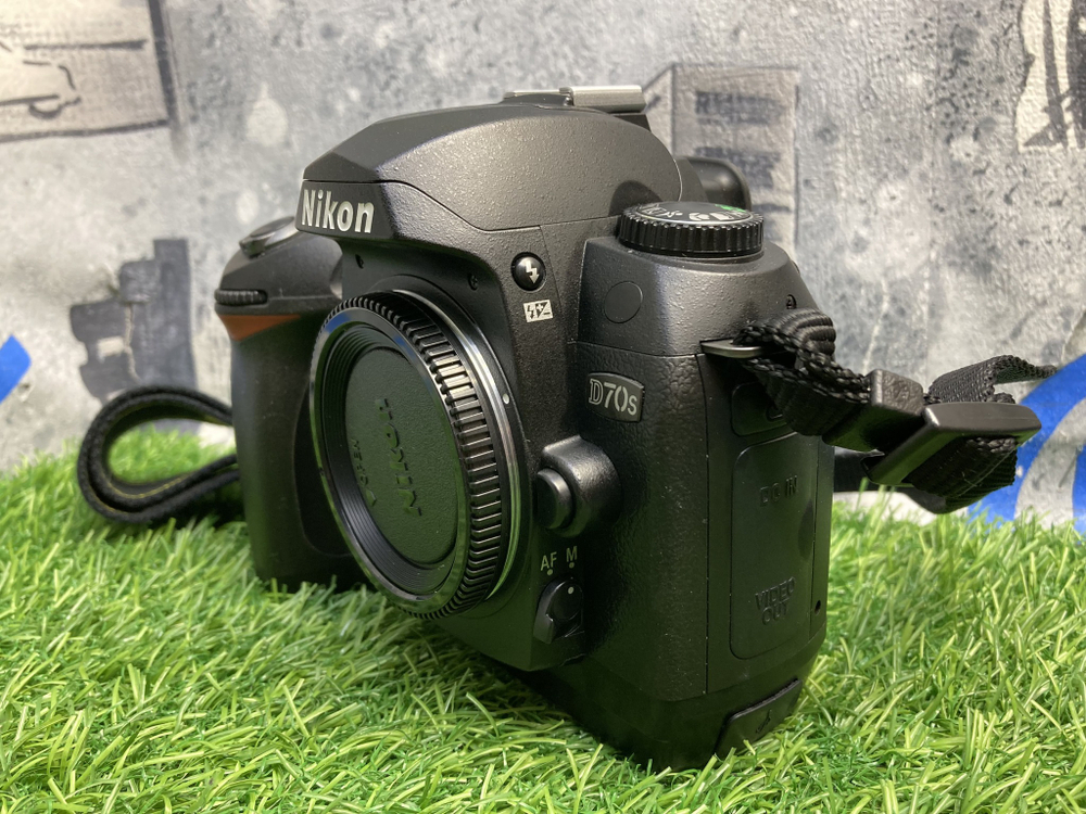 Nikon D70s Покупка/Продажа