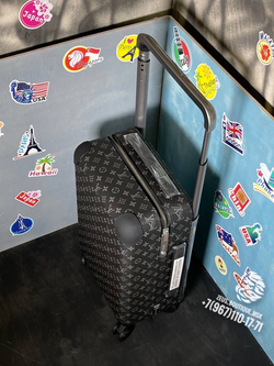 Дорожный чемодан Louis Vuitton Horizon 50