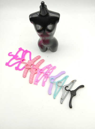 Аксессуар для куклы Барби винтаж - лот вешалок 0709