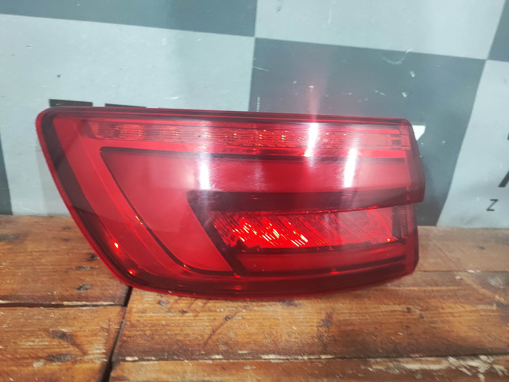 Фонарь задний левый Audi A4 (B9) 15-20 Б/У Оригинал 8W9945091