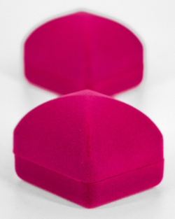 Аксессуар для демонстрации украшений пирамида