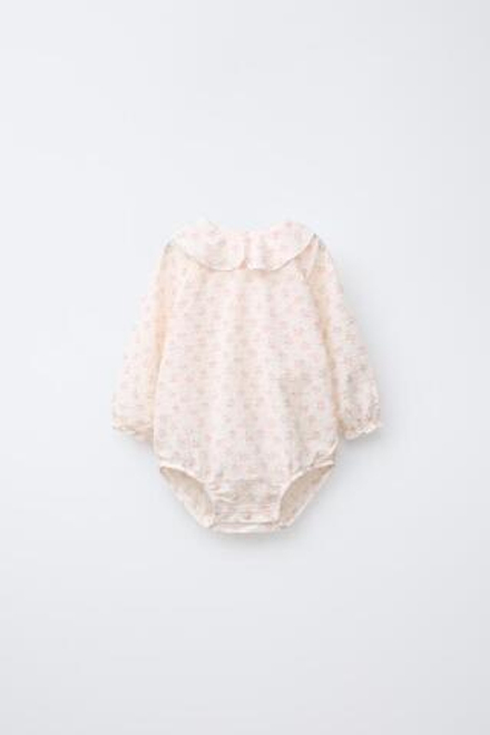 ZARA БОДИ ИЗ СЕТЧАТОЙ ТКАНИ С ЦВЕТОЧНЫМ ПРИНТОМ, ПАСТЕЛЬНО-РОЗОВЫЙ