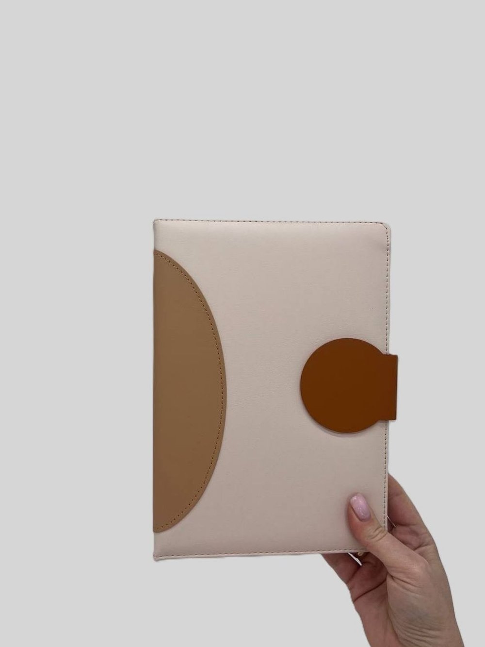 Блокнот В5 175*250мм линейка с магнитом 96 л бежевый (7699-1)