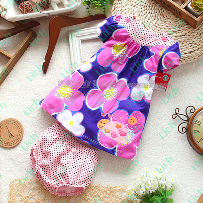 Костюм: платье с цветочным принтом и трусики в горох