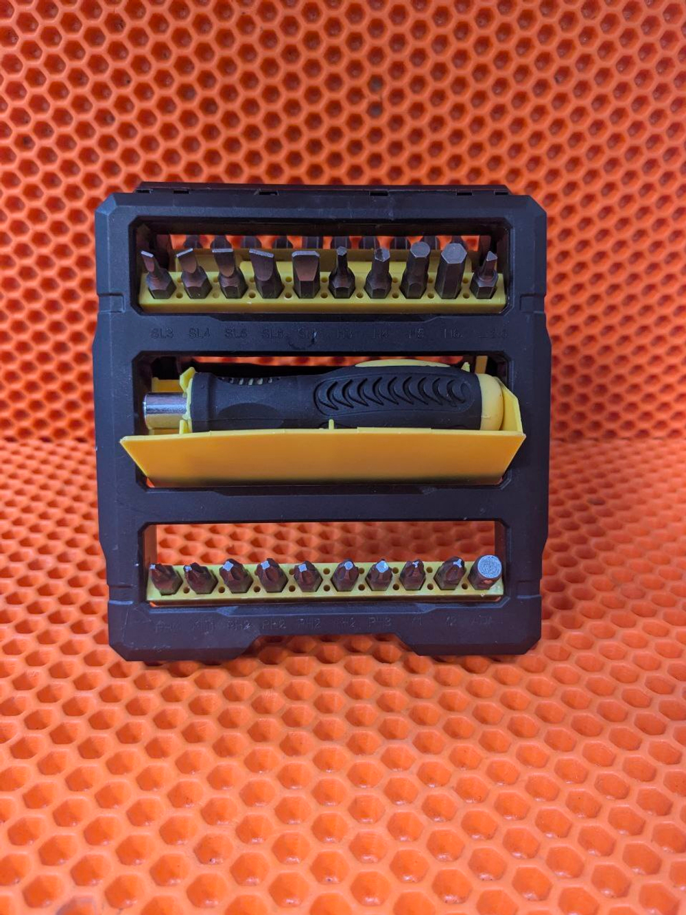 Наборы бит и торцевых головок с рукояткой 38 пред. Новые Master Hand