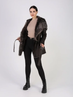 Дубленка зимняя натуральная с капюшоном короткая