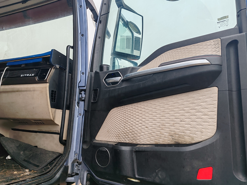 SITRAK C7H 6x4 Седельный тягач ZZ4256V364HE (Дизельный, 12,4 л, 480 л.с., АТ)