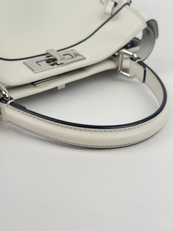 Сумка Fendi Peekaboo Medium Fiocco Bianca