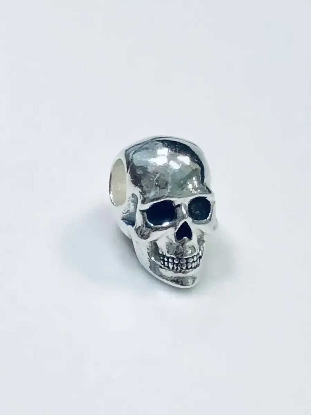 Шарм-Череп из серебра
