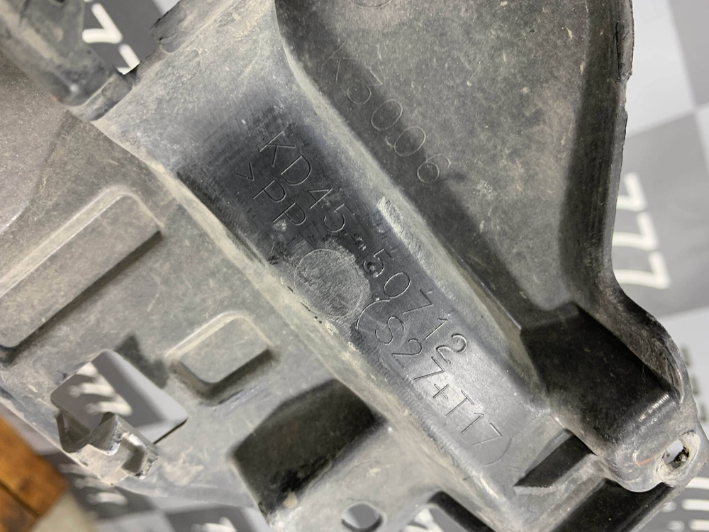 Решетка радиатора Mazda CX-5 1 (KE) 11-15 Б/У Оригинал KD4550712