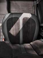 Чехлы Люкс VOLVO FH-13 после 2018 года: водитель от сиденья, пассажир от стойки кабины (один вырез под ремень) (экокожа, черный, черная вставка)