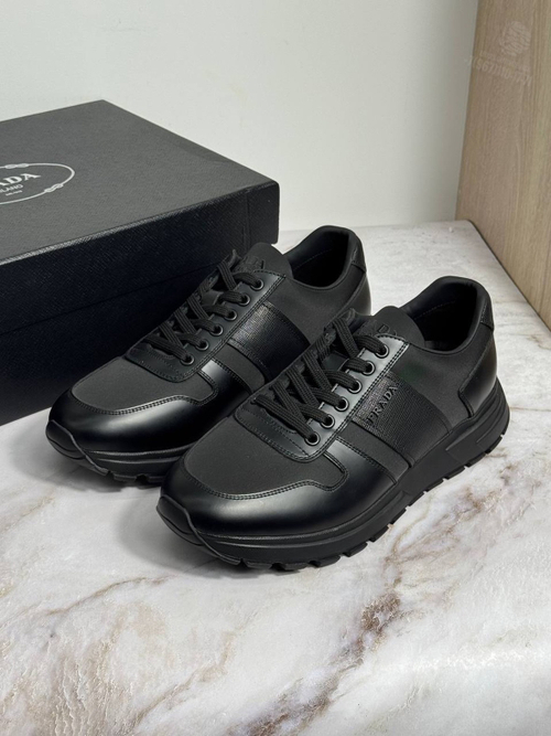 Кроссовки Prada