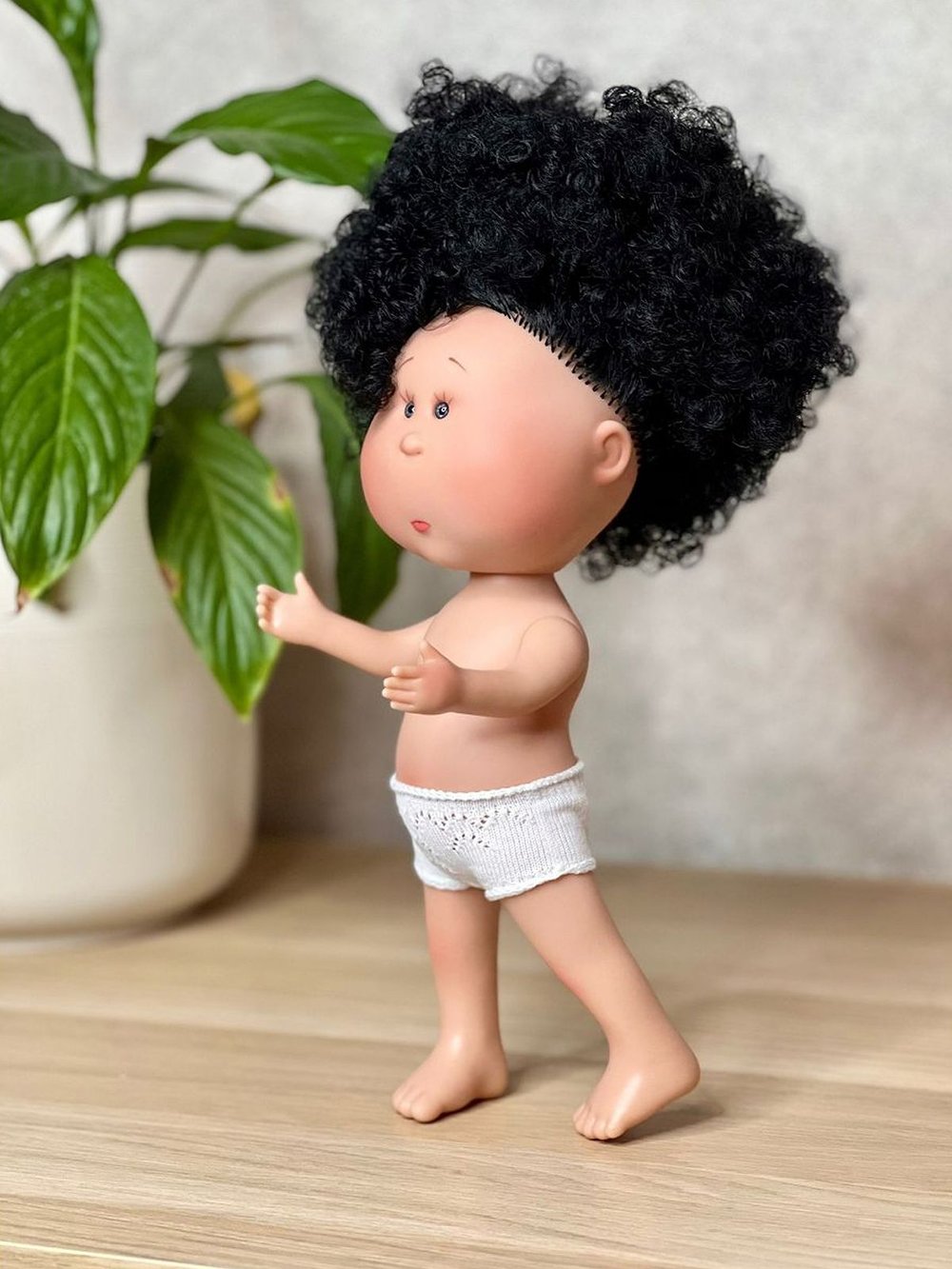 Кукла Nines виниловая 30см MIA без одежды (3000W18A2)