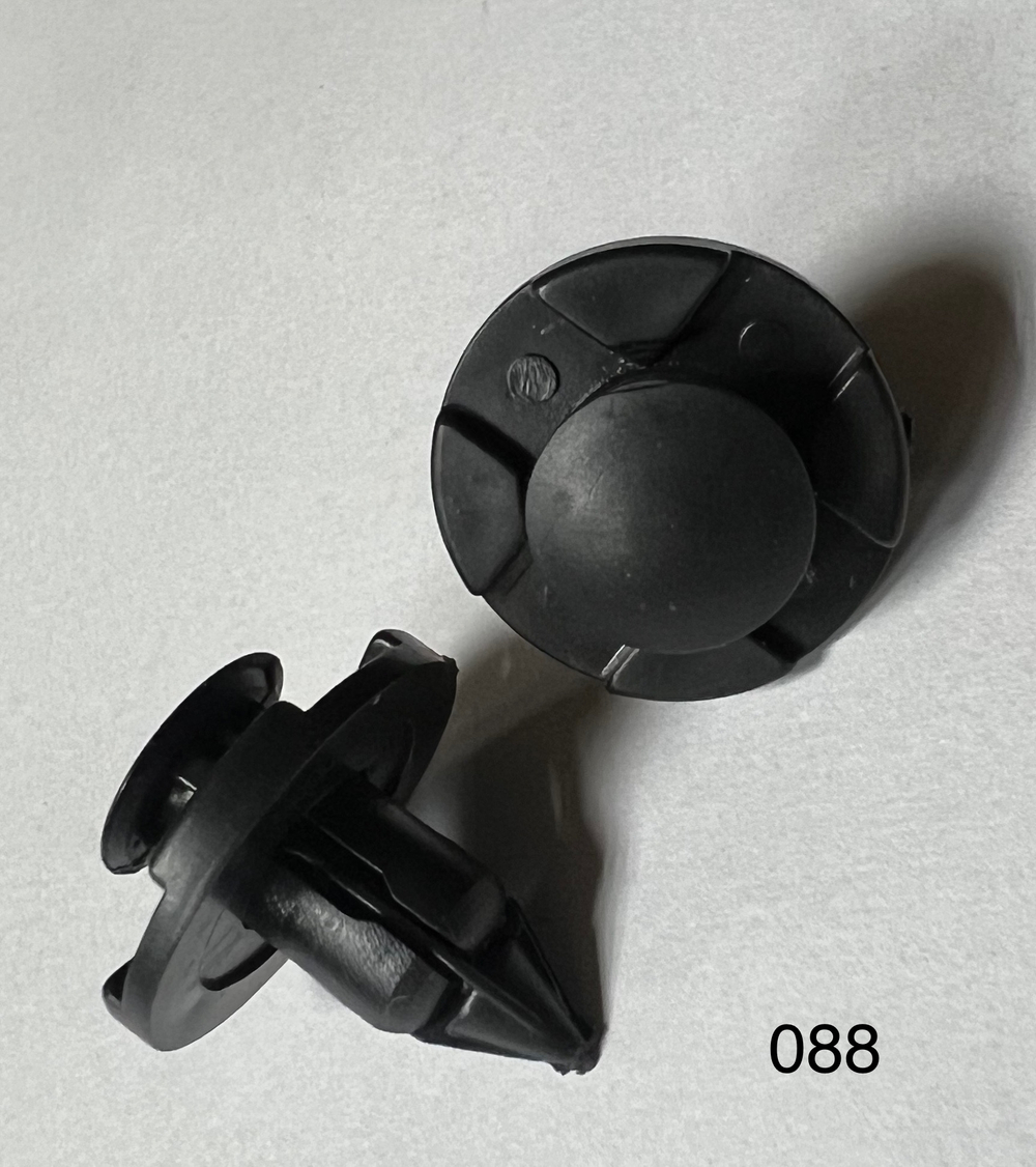 Клипса иномарка  d- 8 (защелка)  (20шт/уп)  Код- АS 088 средняя