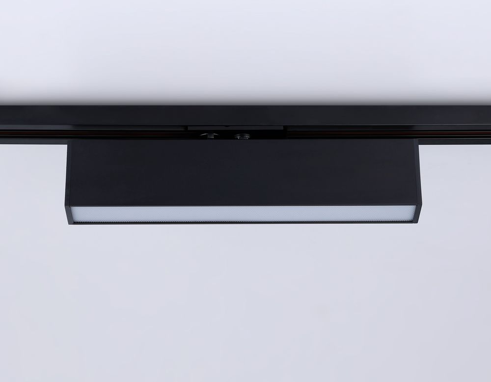 Ambrella Трековый однофазный светодиодный светильник Track System GL6767