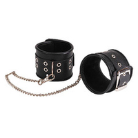 Кожаные черные оковы с широким ремешком и цепочкой Sitabella BDSM Accessories 3072-1