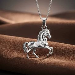 Подвеска Лошадь на дыбах - кулон из серебра 925 пробы