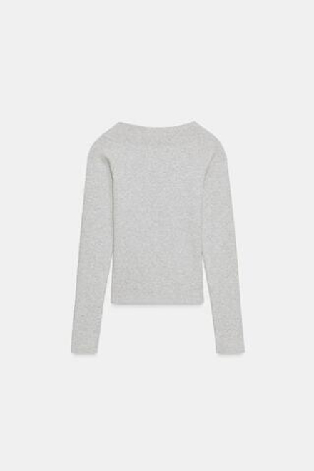 ZARA ФУТБОЛКА В РУБЧИК С ВЫРЕЗОМ «ЛОДОЧКА», СЕРЫЙ МЕЛАНЖ