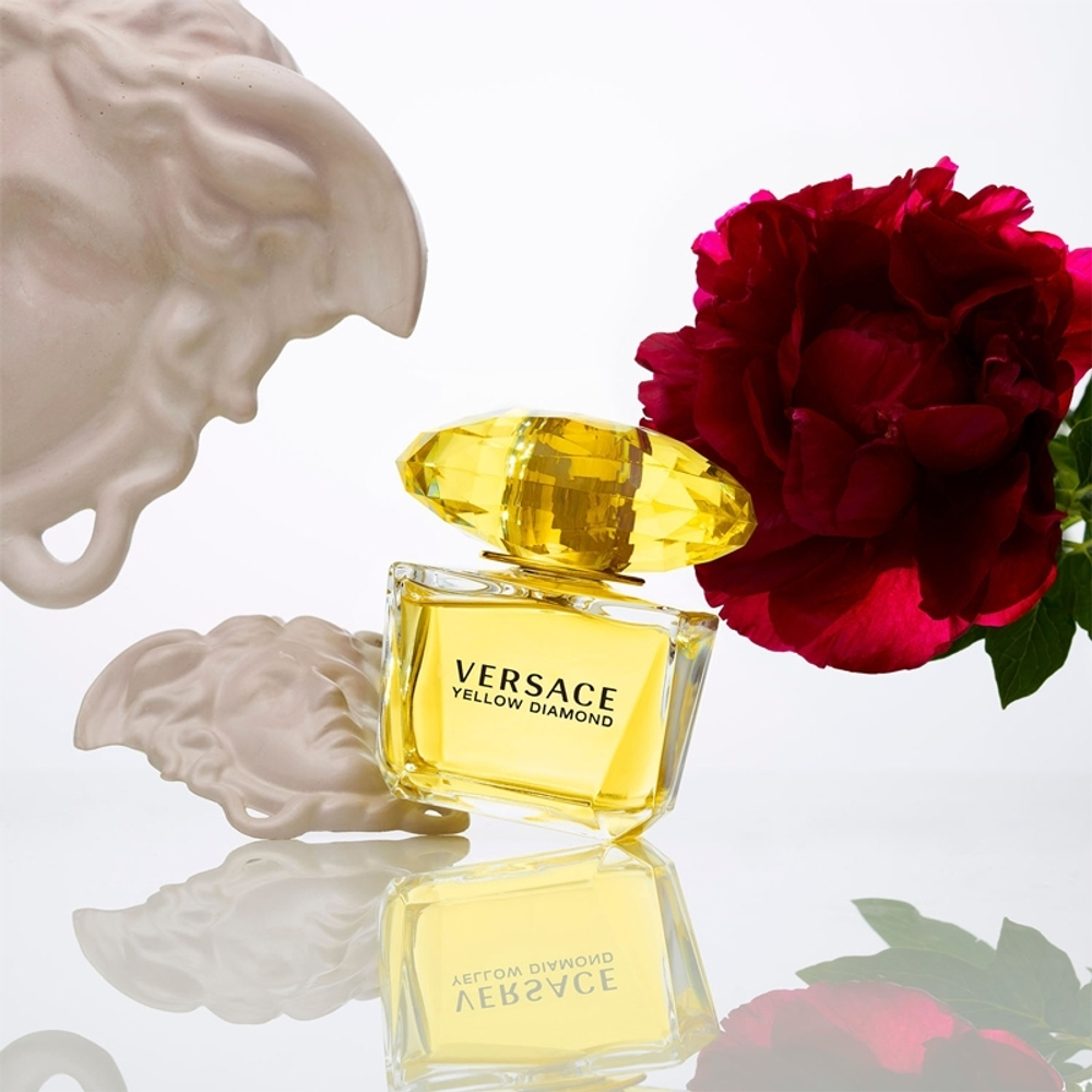 Versace Yellow Diamond Туалетная вода для женщин