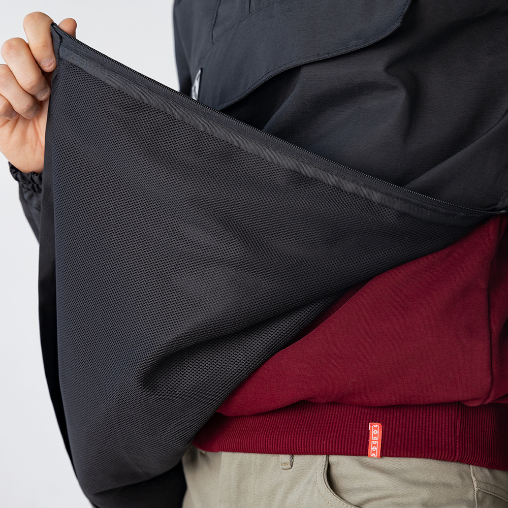 Анорак с накладным карманом Город Горький черный