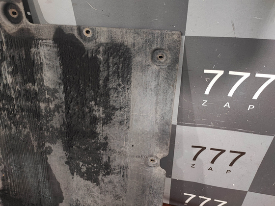 Пыльник (защита) двигателя Audi A6 (C8) 18-нв Б/У Оригинал 4K0863821J