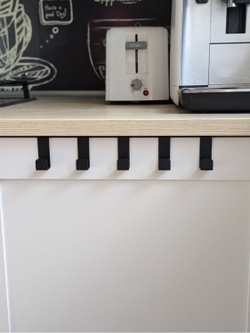 Вешалка крючки на дверь кухонного гарнитура, шкафа, черная