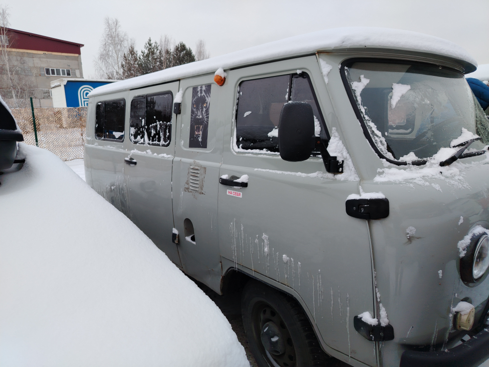 UAZ 2206* Микроавтобус 220695-122-04 (Микроавтобус, 8+1 мест, без ABS, Бензиновый, 2,7 л, 112 л.с.)