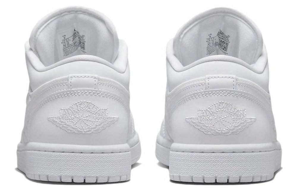 Кроссовки Jordan Air Jordan 1 Low Quilted "Triple White" (Женская размерная сетка)